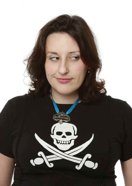 AKPirate1.JPG (41446 bytes)